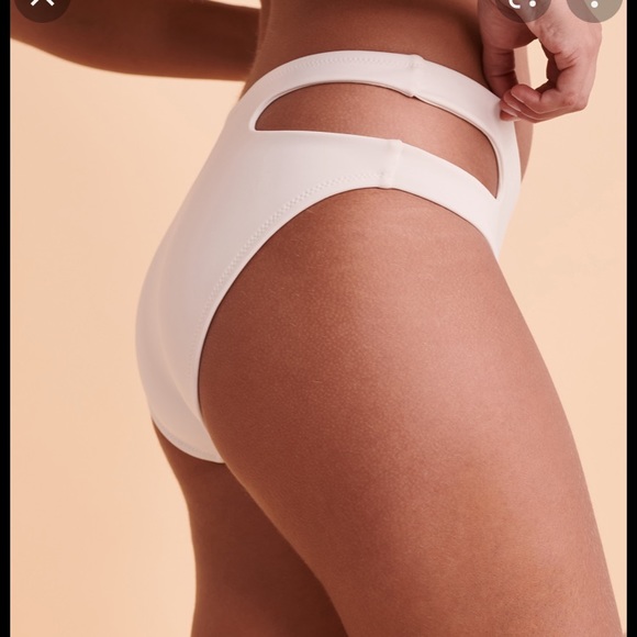 Sanctuary Other - 🔥10 for $100🔥 Sanctuary ribbed cutout bikini bottom oatmeal size XS